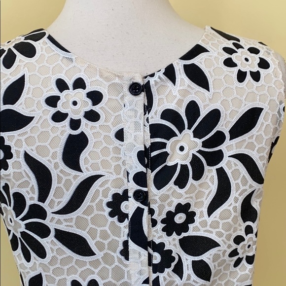 MM Couture Back Button Up Lace Floral Top - Picture 4 of 8